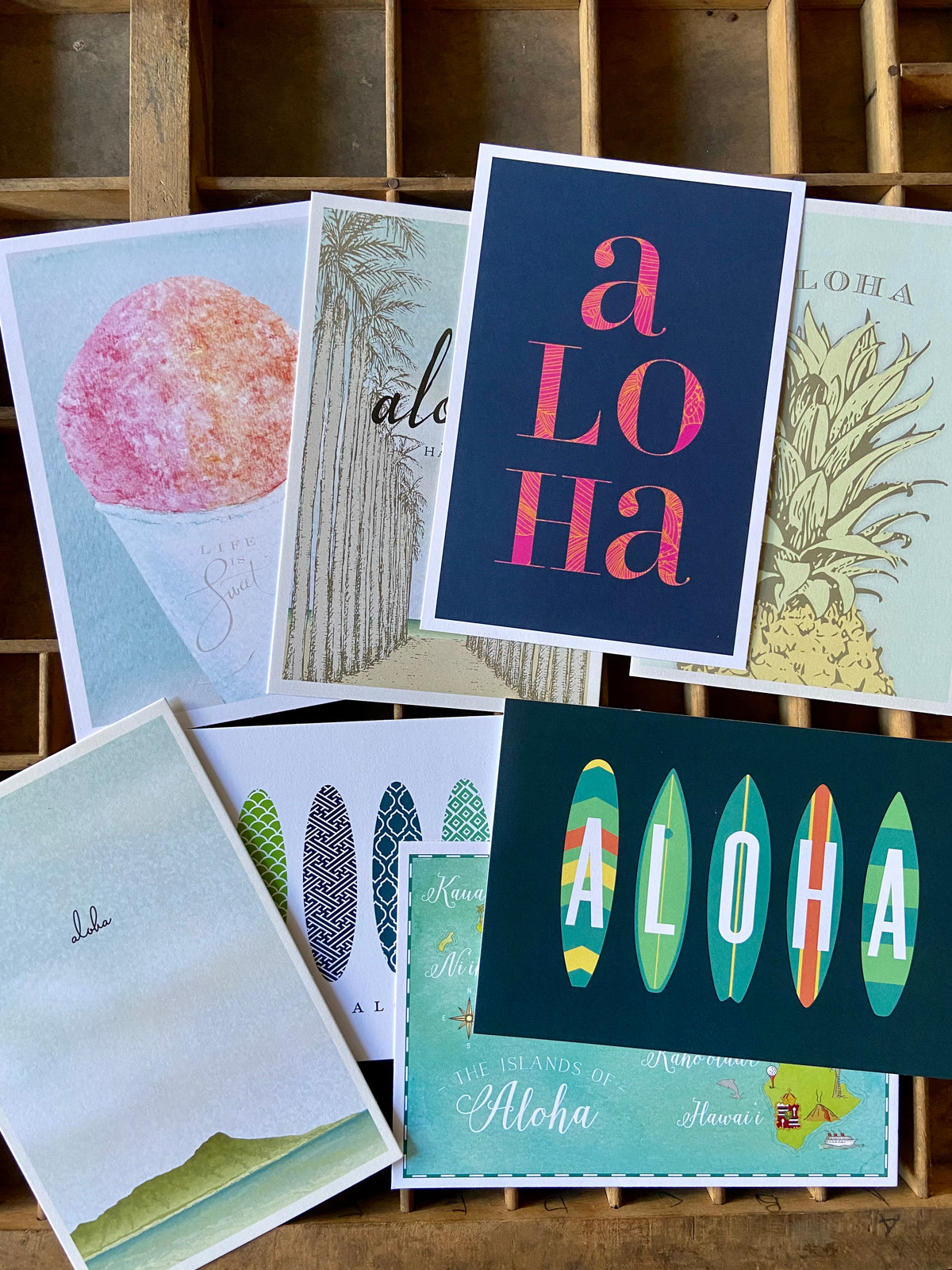 Pop-Up Mākeke - Bradley & Lily - 8 Pack Variety Postcard Set