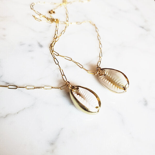 Pop-Up Mākeke - Flotsam &amp; Co. -  Box Chain Cowry Shell Necklace