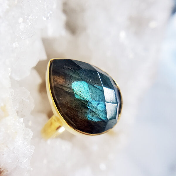 Pop-Up Mākeke - Flotsam &amp; Co. - Labradorite Gold Vermeil Ring