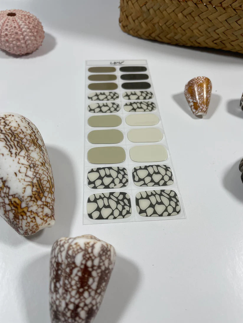 Pop-Up Mākeke - Gel Nail Strips - Pūpū Pōniuniu 2 (Marble Cone)