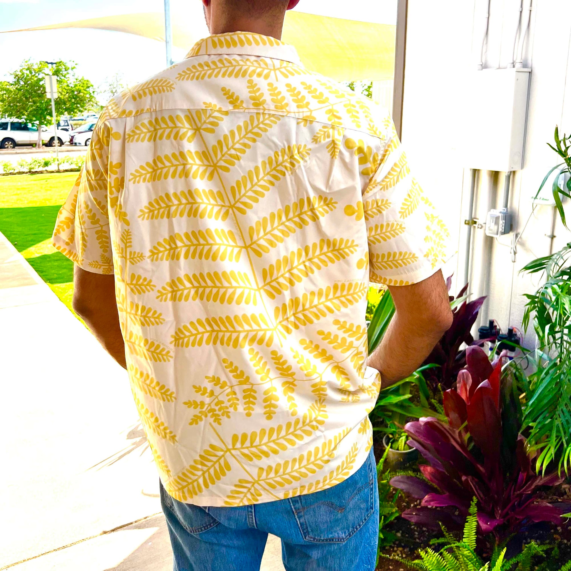 Pop-Up Mākeke - Kini Zamora - Palapalai Aloha Shirt - Papyrus & Cream Gold - Front View