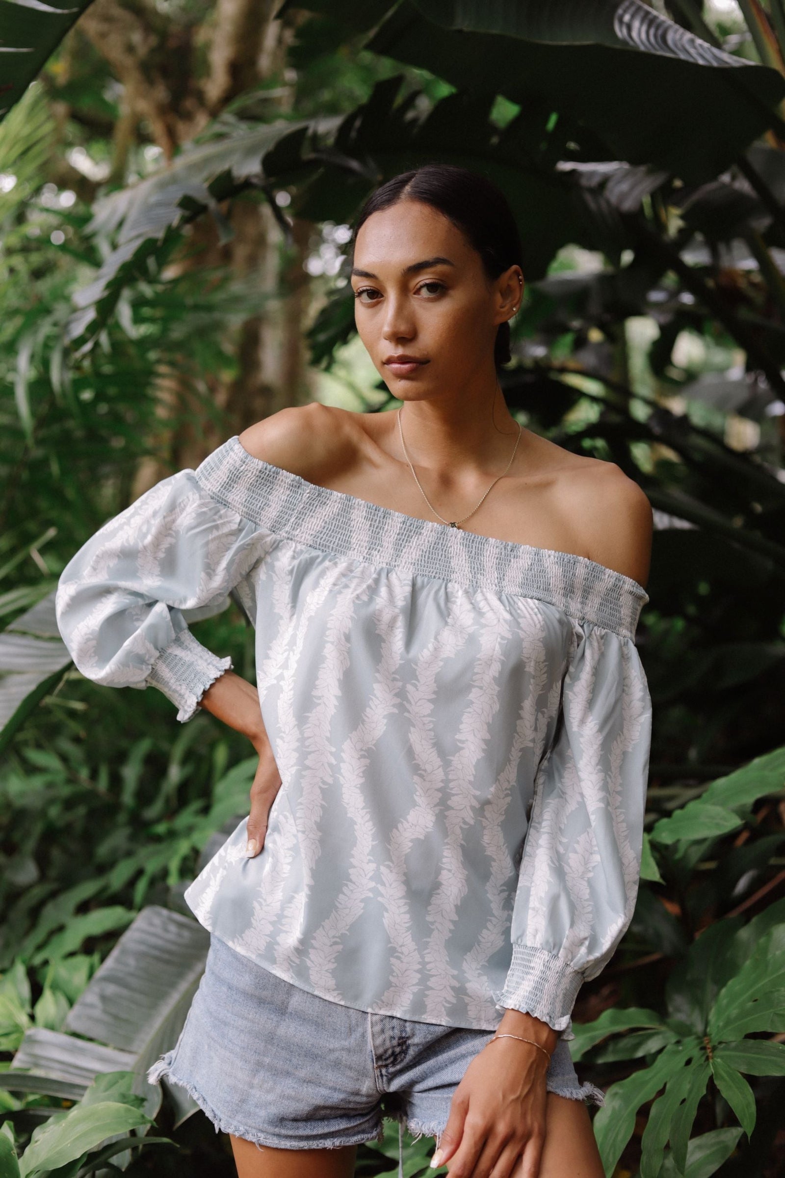 Pop-Up Mākeke - Lexbreezy - Makana Blouse - Aloha Lei Blue Dust - Front View