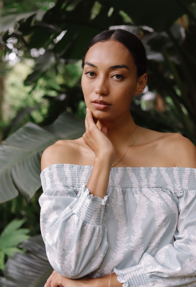 Pop-Up Mākeke - Lexbreezy - Makana Blouse - Aloha Lei Blue Dust -  Up Close
