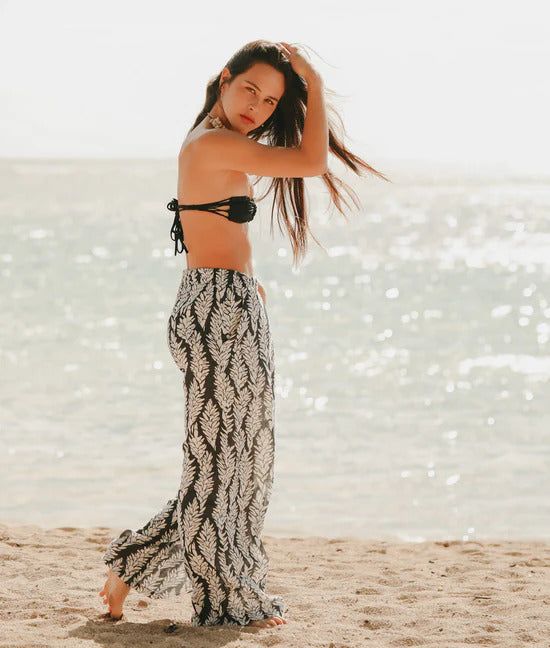 Pop-Up Mākeke - Lexbreezy Hawai'i - Soft Linen Pants - Side View