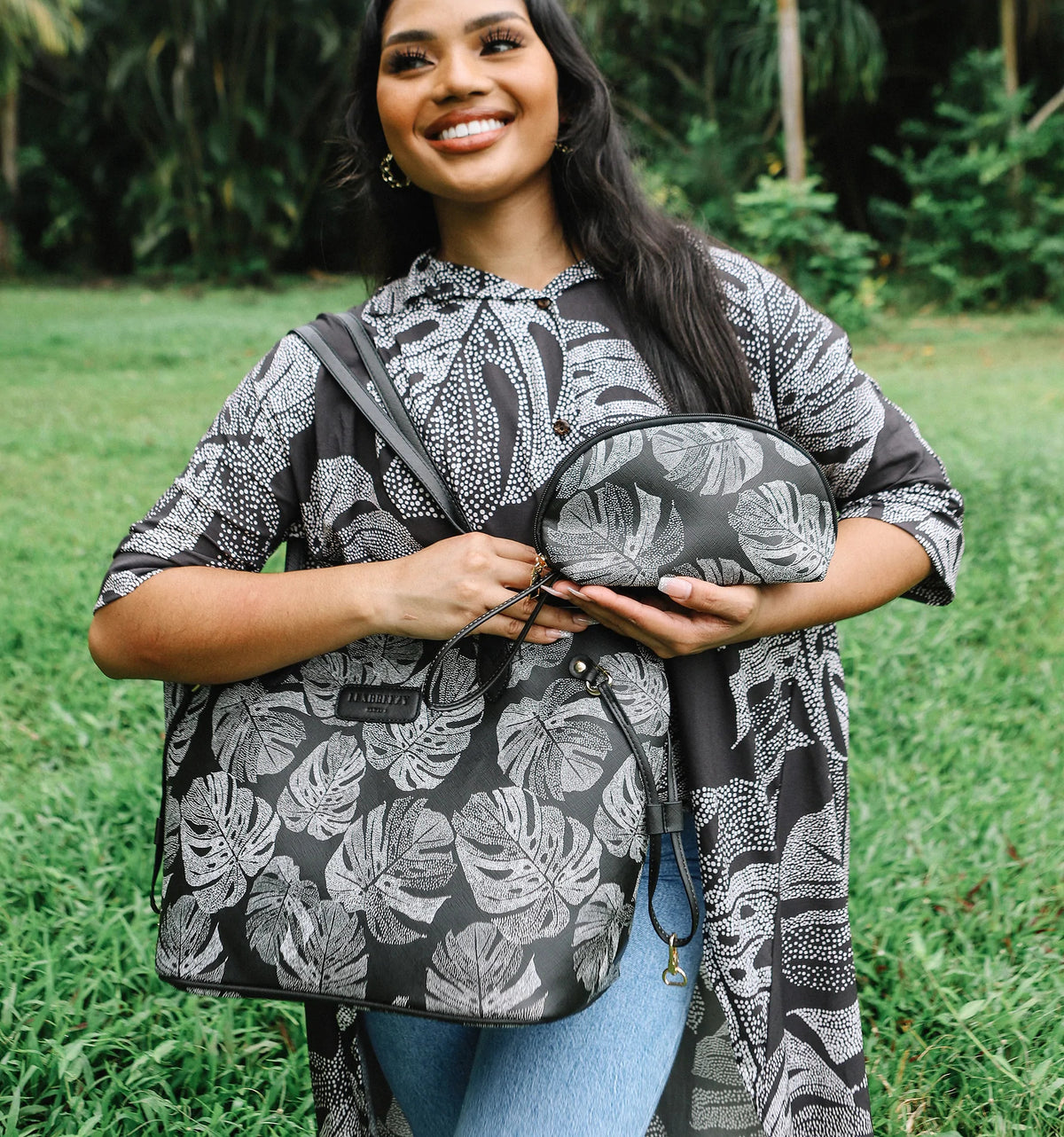 Pop-Up Mākeke - Lexbreezy Hawai'i - ʻEke Bag Set – Mandala Monstera - Front View
