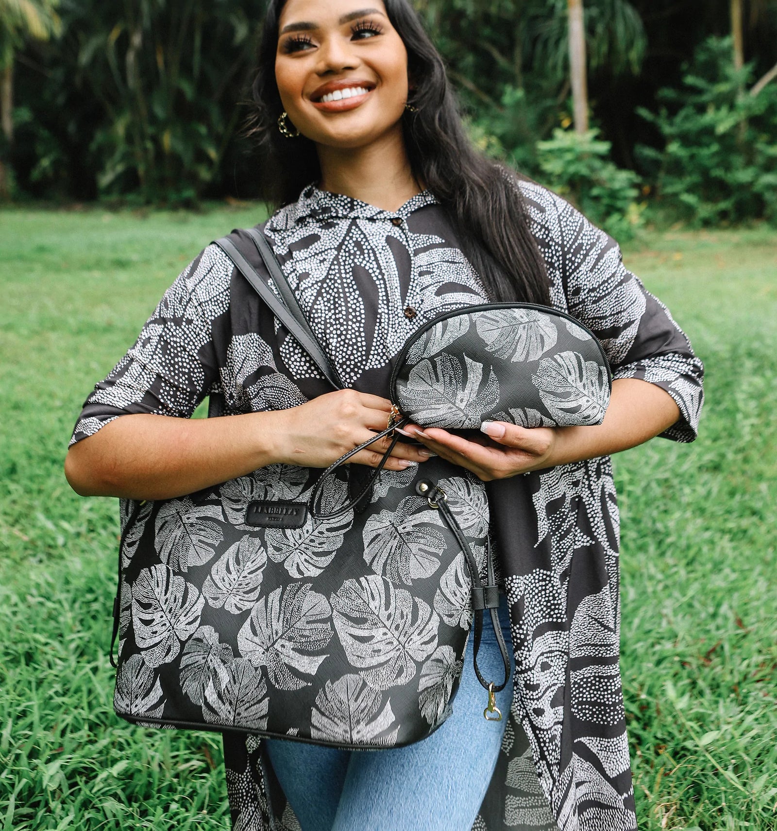 Pop-Up Mākeke - Lexbreezy Hawai'i - ʻEke Bag Set – Mandala Monstera - Front View