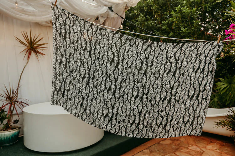 Pop-Up Mākeke - Lexbreezy Hawaii - Awapuhi Pareo in Black