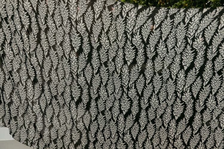 Pop-Up Mākeke - Lexbreezy Hawaii - Awapuhi Pareo in Black (2)