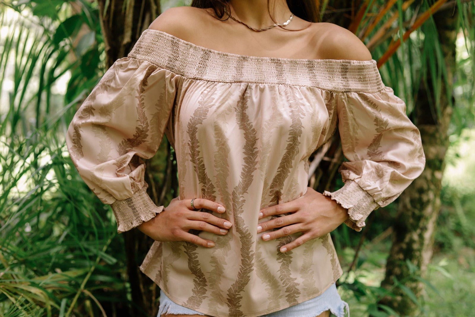 Pop-Up Mākeke - Lexbreezy Hawaii - Makana Blouse - Aloha Lei Cocoa - Close Up