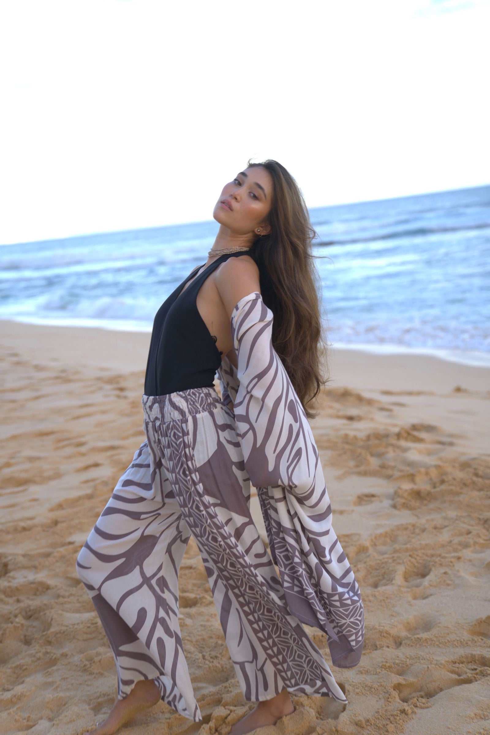 Pop-Up Mākeke - Lotus & Lime - Palazzo Pant & Kimono Set - Monstera in Taupe & Cream