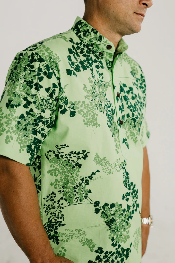 Pop-Up Mākeke - Nake'u Awai - ʻIwaʻiwa Double Maiden Hair Fern Print Pull-Over Aloha Shirt in Pesto & Green - Close Up