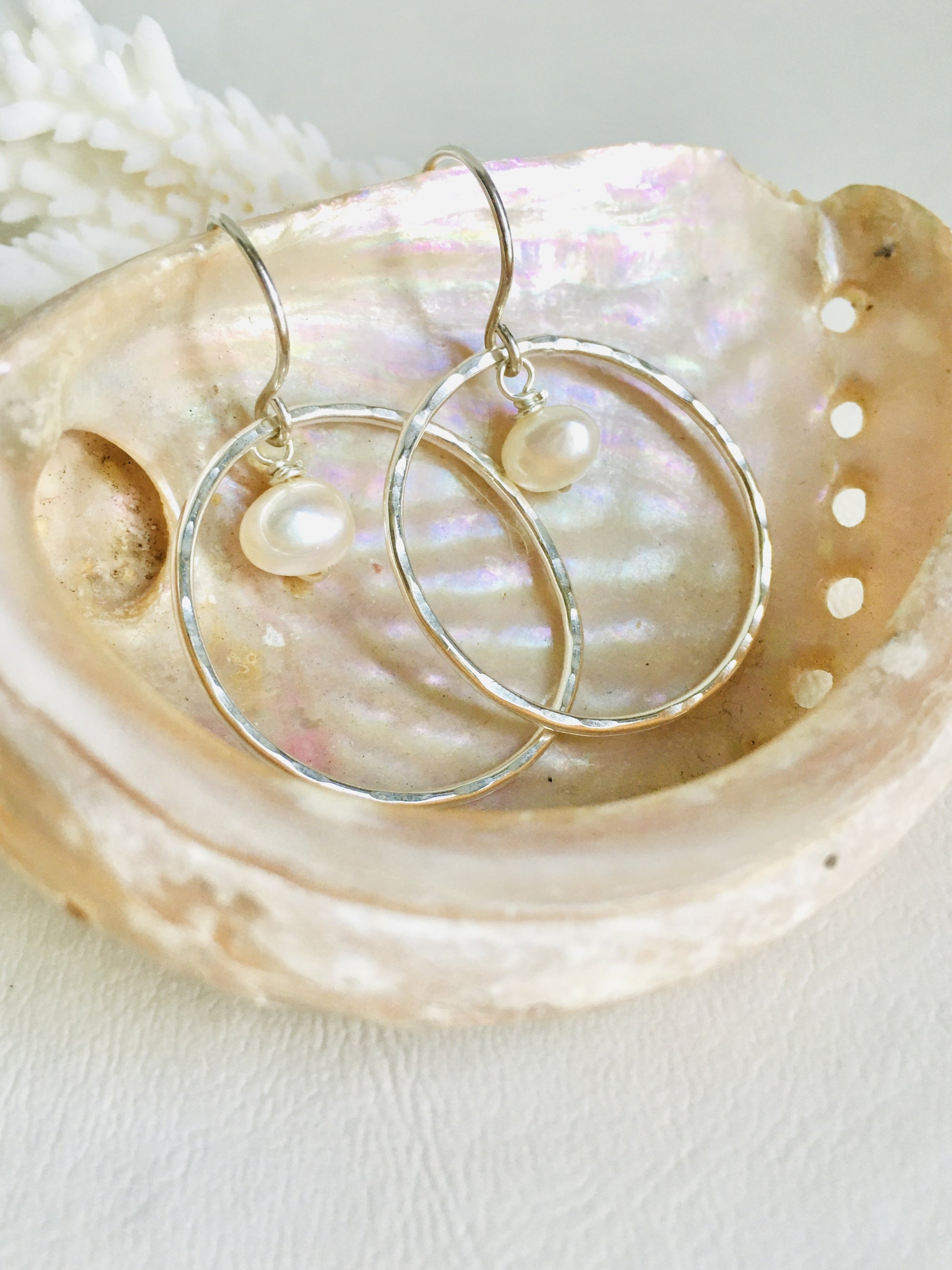 Pop-Up Mākeke - Nola Studio + Boutique - Hammered Silver Pearl Hoop Earrings