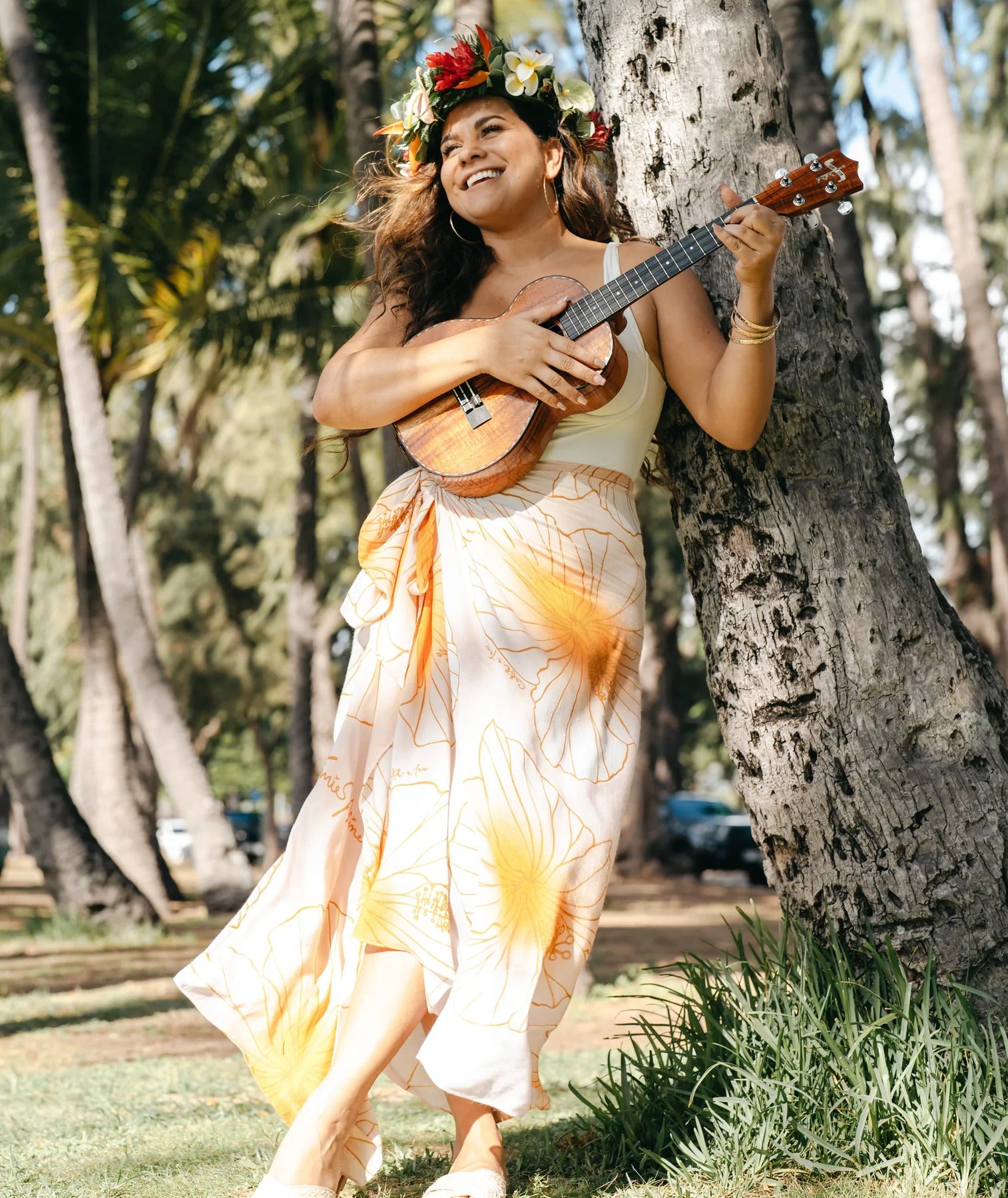 Pop-Up Mākeke - Tag Aloha - Kimié Miner - Catch a Tan Pareo - In Use