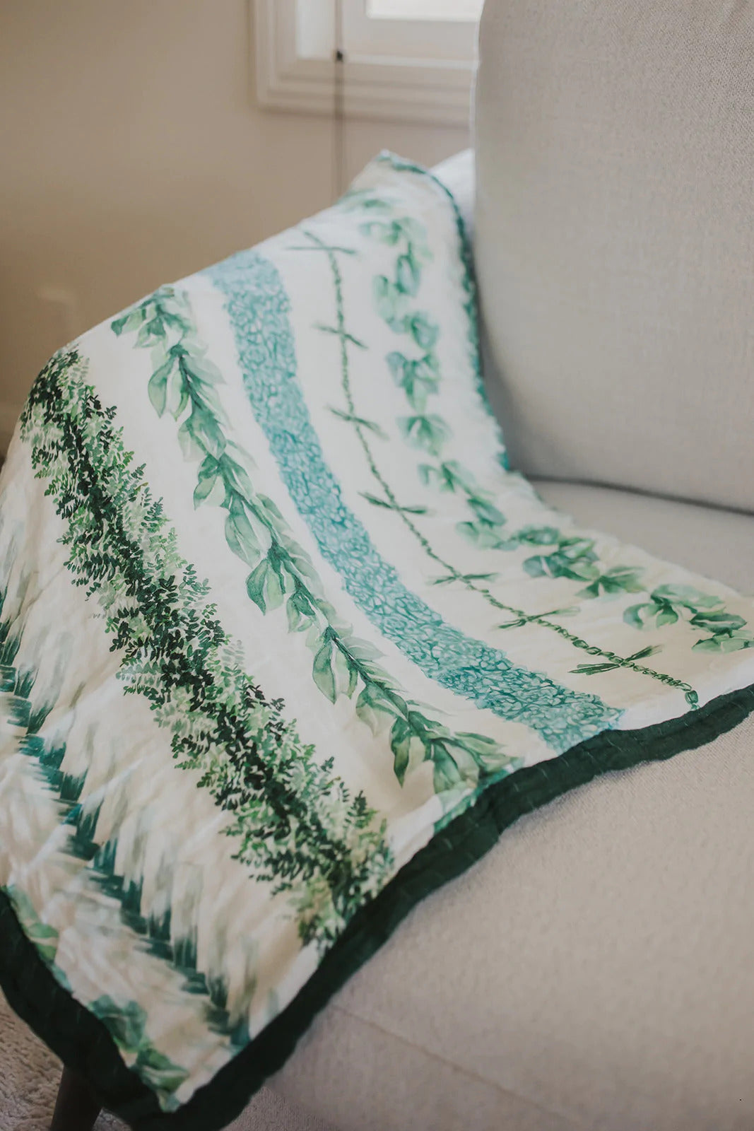 Pop-Up Mākeke - The Keiki Department - Lei Omaomao Keiki Bamboo Throw Quilt